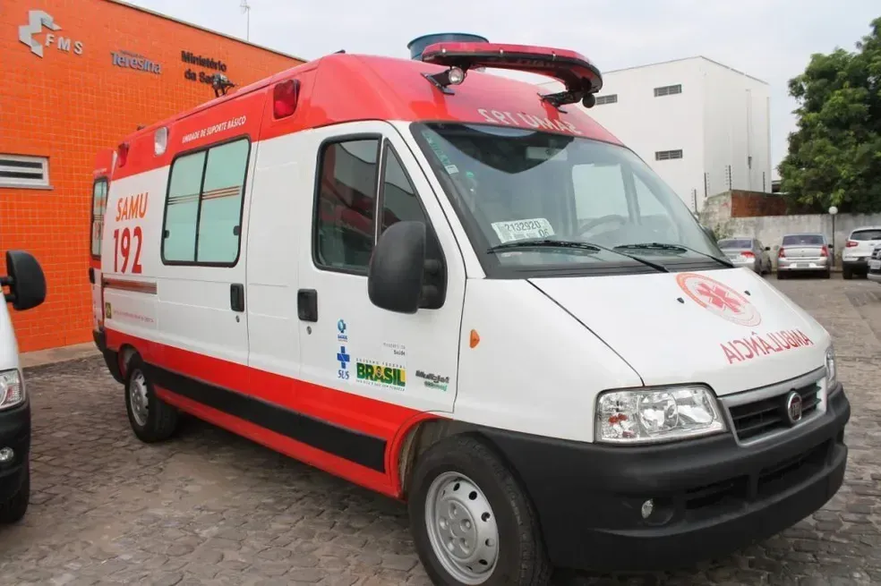 Equipe do SAMU em atendimento a ocorrência de trânsito em Teresina